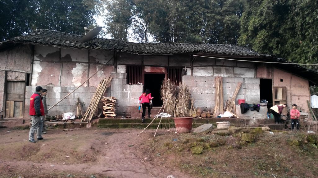 8、从堂屋中线起，至右边部分就是杨常林的家.jpg