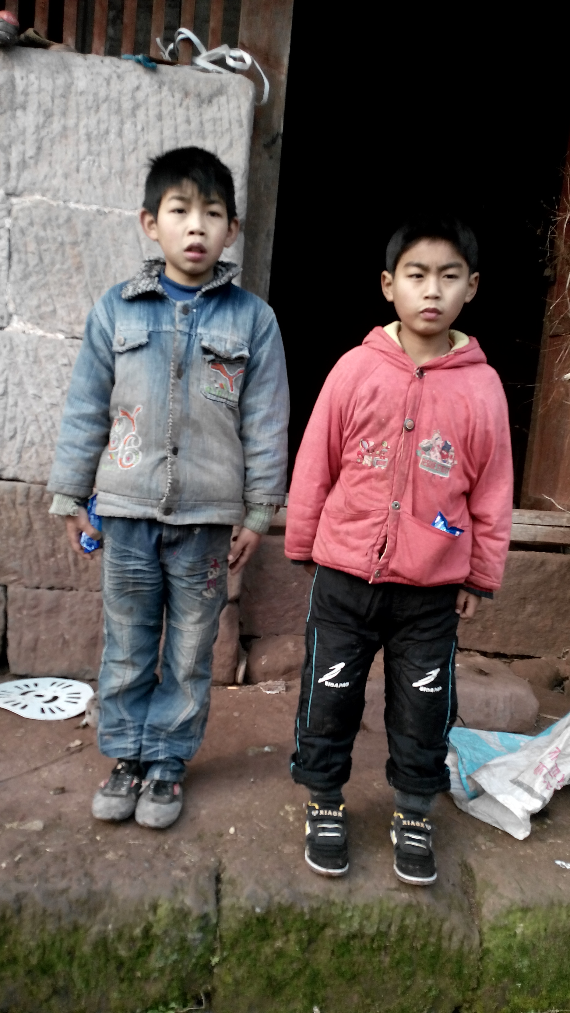 14、杨常林和弟弟在一起.jpg
